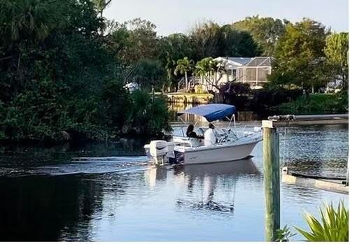 7921 Se Paradise Dr, Stuart, FL, 34997-7323 | Card Image