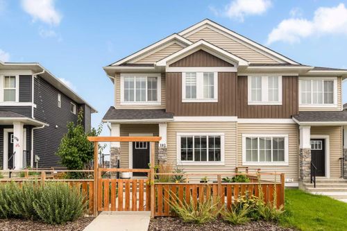 182 River Heights Dr, Cochrane, AB, T4C2V1 | Card Image