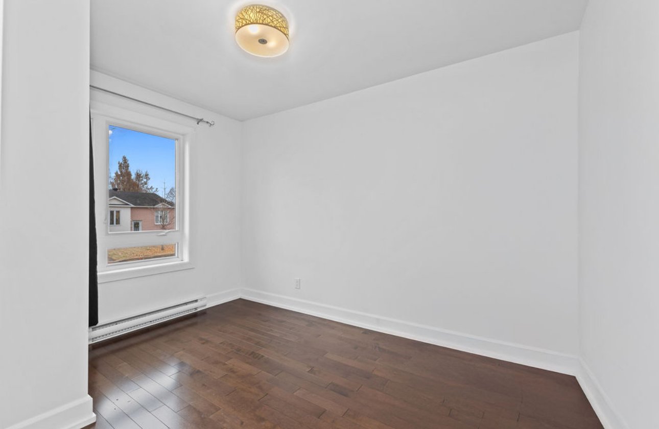 Residential in Sainte-Catherine 5