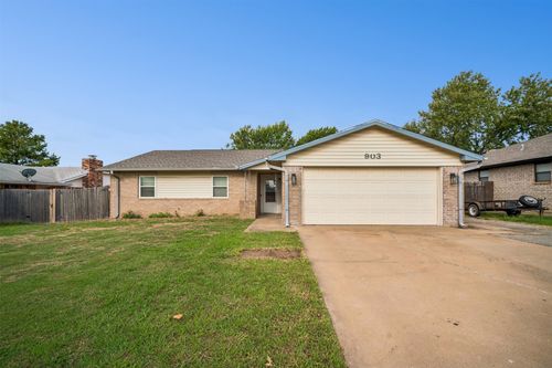903 Holmes Ave, Cushing, OK, 74023-4707 | Card Image