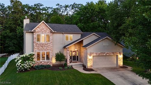 628 Ridgeline Dr, Cuyahoga Falls, OH, 44223-2785 | Card Image