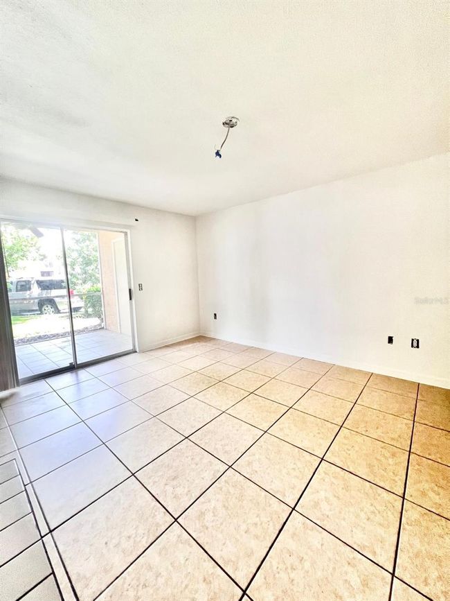 UNIT-1101 - 9481 Highland Oak Dr, Condo with 3 bedrooms, 2 bathrooms and null parking in TAMPA FL | Image 17