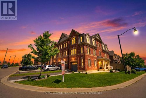 37 Padbury Trail, Brampton, ON, L7A4V2 | Card Image