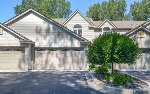 9860 Palm St Nw, Coon Rapids, MN, 55433-5467 | Card Image