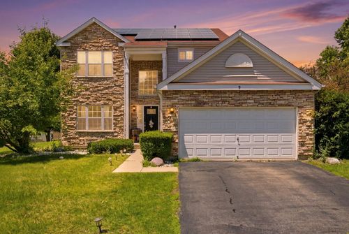 9 Tenneyson Ct, Lake In The Hills, IL, 60156-5843 | Card Image