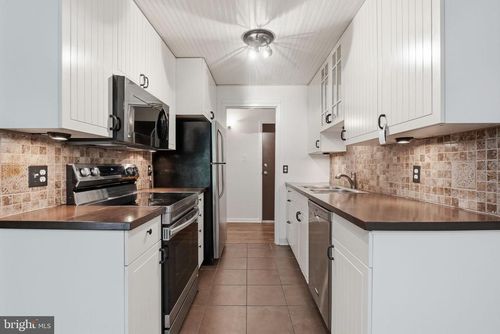 22c-11619 Stoneview Sq, RESTON, VA, 20191-2919 | Card Image