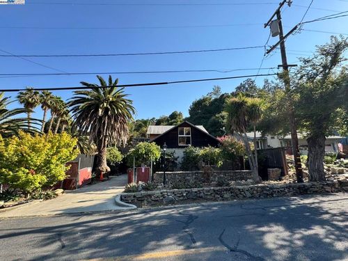 131 Canyon Lake Dr, Port Costa, CA, 94569-1007 | Card Image
