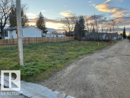 4824 50 St, Barrhead, AB, T7N1G4 | Card Image