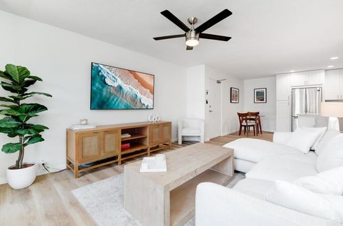 106-4600 Lamont St, San Diego, CA, 92109-6511 | Card Image