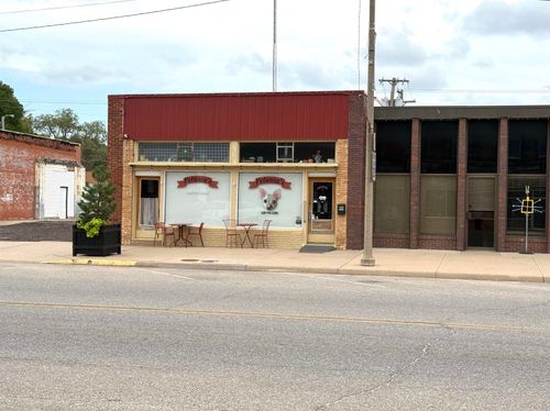 211 W Main St, Anthony, KS, 67003-2723 | Card Image