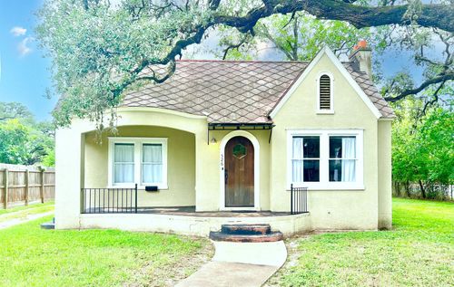 526 S Jefferson St, La Grange, TX, 78945-3225 | Card Image