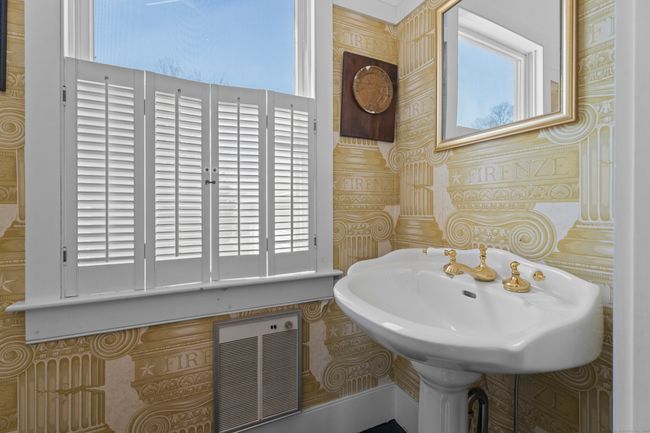 60 Lyme St, House other with 3 bedrooms, 3 bathrooms and 6 parking in Old Lyme CT | Image 27