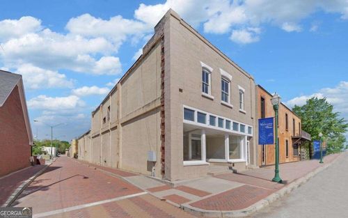 111 N Sage St, Toccoa, GA, 30577-3681 | Card Image