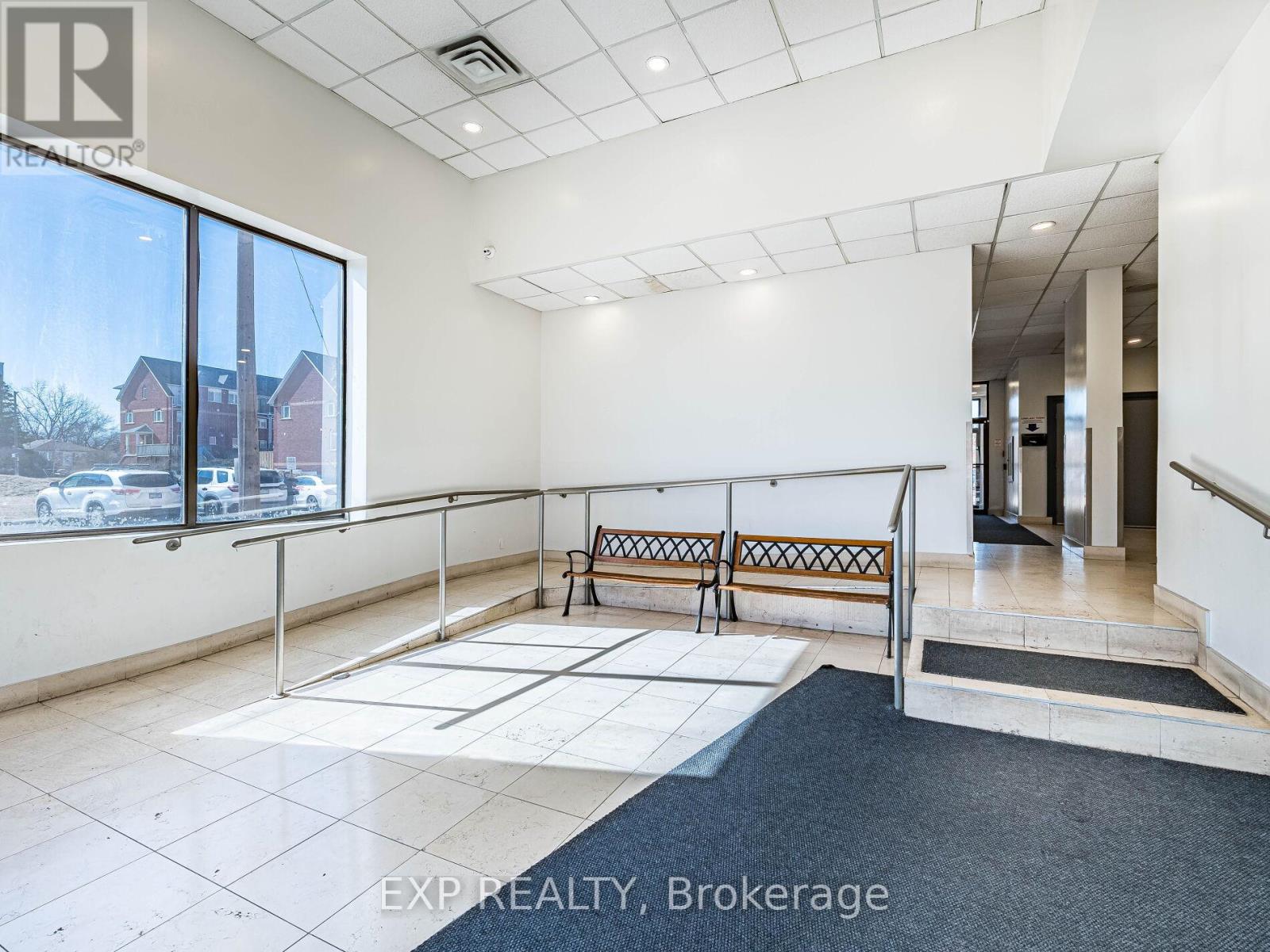 Residential in Mississauga (Cooksville) 3