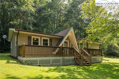 664 Cherry Ave, West Jefferson, NC, 28694-7212 | Card Image