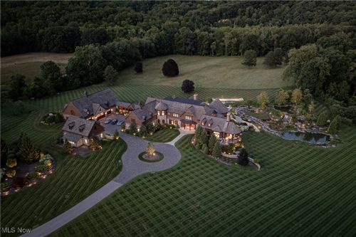 2875 Chagrin River Rd, Chagrin Falls, OH, 44022-6604 | Card Image