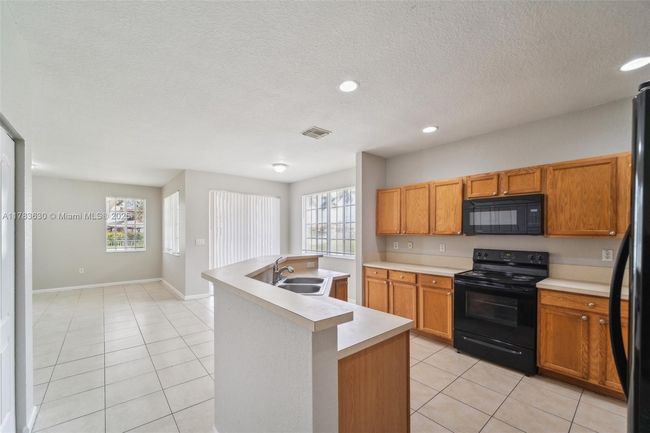 13921 Sw 278 Th St, House other with 5 bedrooms, 4 bathrooms and null parking in Homestead FL | Image 9