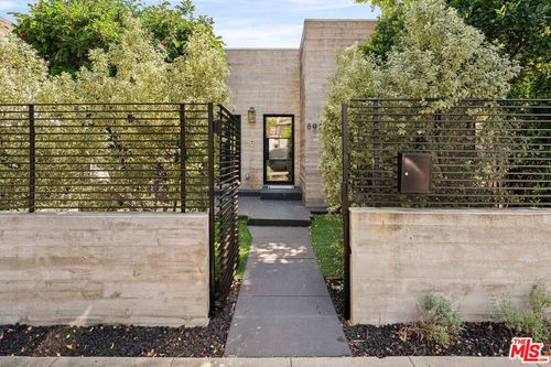 8956 Dicks St, West Hollywood, CA, 90069-4806 | Card Image