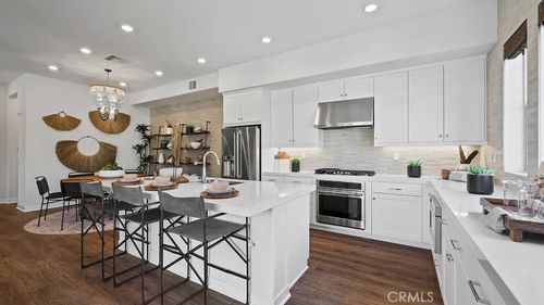 995 Walnut Ter, Montebello, CA, 90640 | Card Image