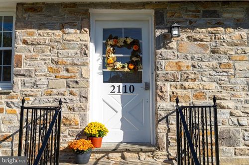 2110 Edmondson Ave, BALTIMORE, MD, 21228-4208 | Card Image