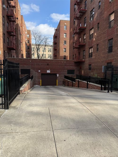 apt-207-32 88th St, East Elmhurst, NY, 11369-2106 | Card Image