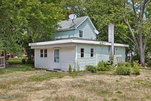 7 Clearwater St, Ravena, NY, 12143-1801 | Card Image