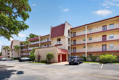 205-1030 Country Club Drive, Margate, FL, 33063 | Card Image