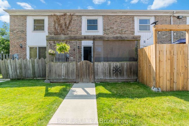 6 - 847 Ross Ave, Condo with 2 bedrooms, 2 bathrooms and 1 parking in Sarnia ON | Image 34
