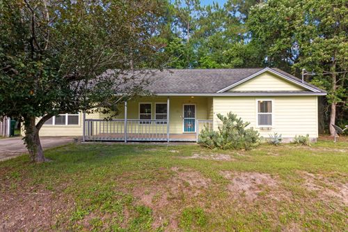 311 Ridgewood Ave, Mary Esther, FL, 32569-2711 | Card Image