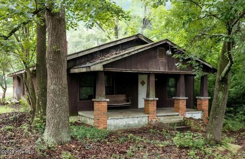 10020 Gibson Rd, Laurel Hill, NC, 28351-8966 | Card Image