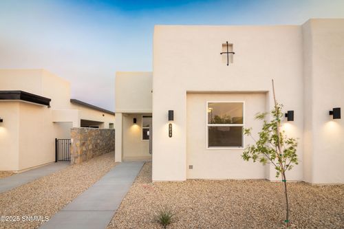 3038 Gladstone St, Las Cruces, NM, 88012-0887 | Card Image