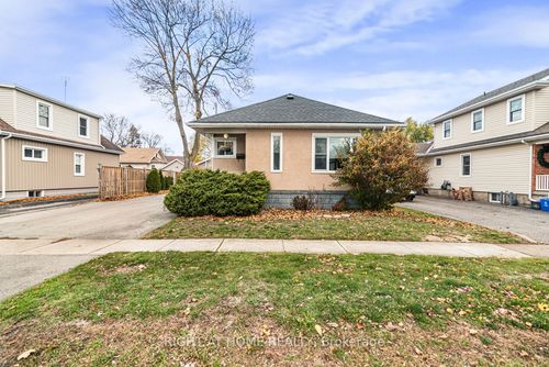 6385 Crawford St, Niagara Falls, ON, L2E5Y9 | Card Image