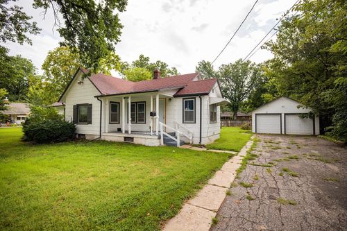 1900 S Chautauqua Ave, Wichita, KS, 67211-4740 | Card Image