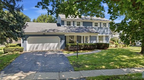 207 West Street, Geneva, IL, 60134 | Card Image
