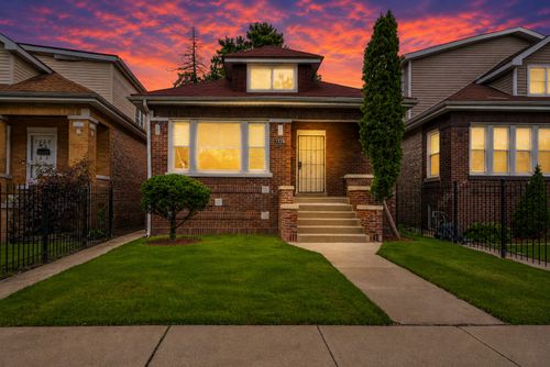 7526 S Honore St, Chicago, IL, 60620-5203 | Card Image