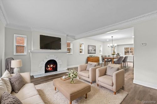 18073 Santa Barbara Dr, Detroit, MI, 48221-2530 | Card Image