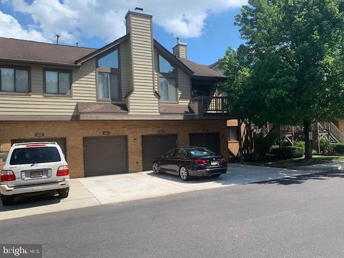 1605 Augusta Cir, MOUNT LAUREL, NJ, 08054-2752 | Card Image