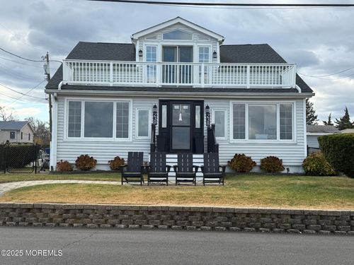 239-238239 Shoreland Cir, Laurence Harbor, NJ, 08879-2750 | Card Image