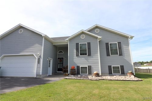 23335 Converse Dr, Watertown, NY, 13601-4150 | Card Image