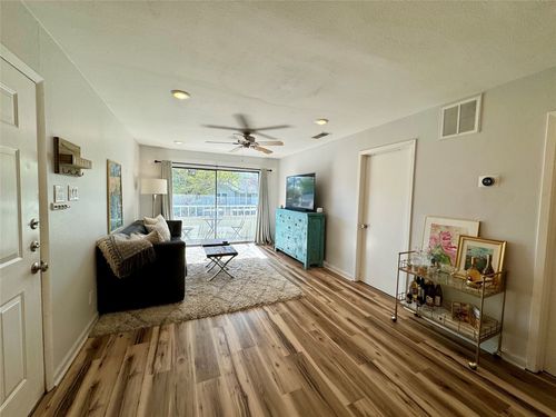 apt-107-3115 Helms St, Austin, TX, 78705-3050 | Card Image