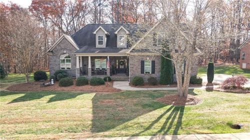 148 Glen Brooke Ln, King, NC, 27021-9328 | Card Image