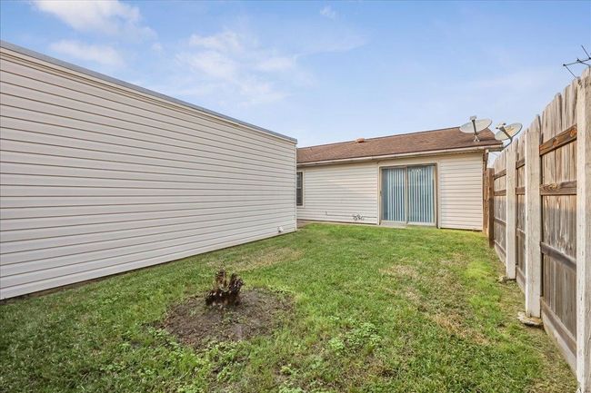 1047 Park Meadow Dr, Condo with 3 bedrooms, 2 bathrooms and null parking in Beaumont TX | Image 26