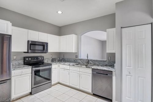 10030 Salina St, FORT MYERS, FL, 33905-5491 | Card Image