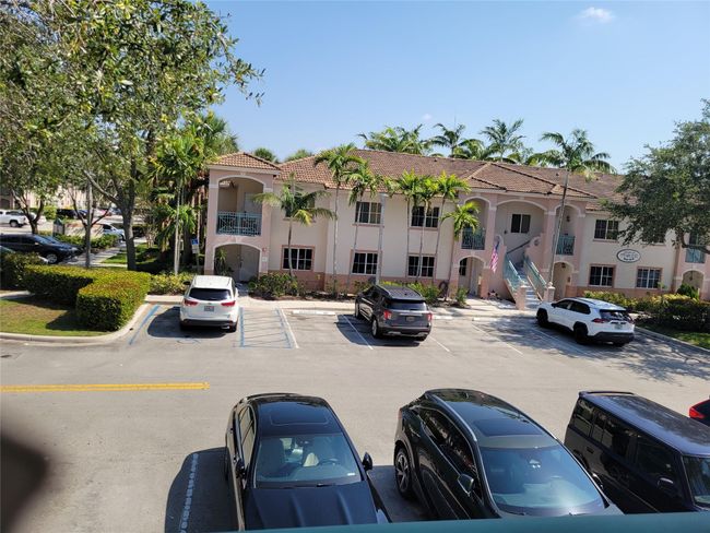 201 - 7760 Nw 22, Condo with 3 bedrooms, 2 bathrooms and null parking in Pembroke Pines FL | Image 1