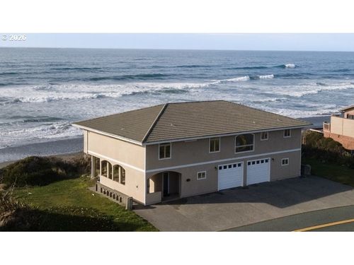 30555 Sandy Dr, Gold Beach, OR, 97444-8526 | Card Image