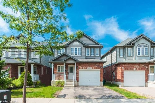 680 Winterberry Ave, Waterloo, ON, N2V2X7 | Card Image