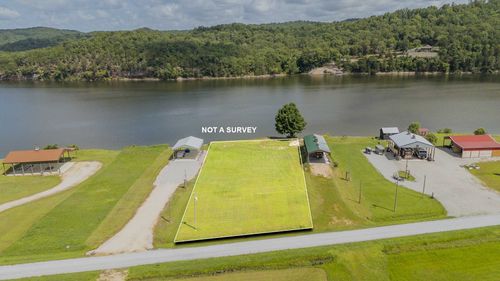 648 River Front Dr, Clifton, TN, 38425 | Card Image