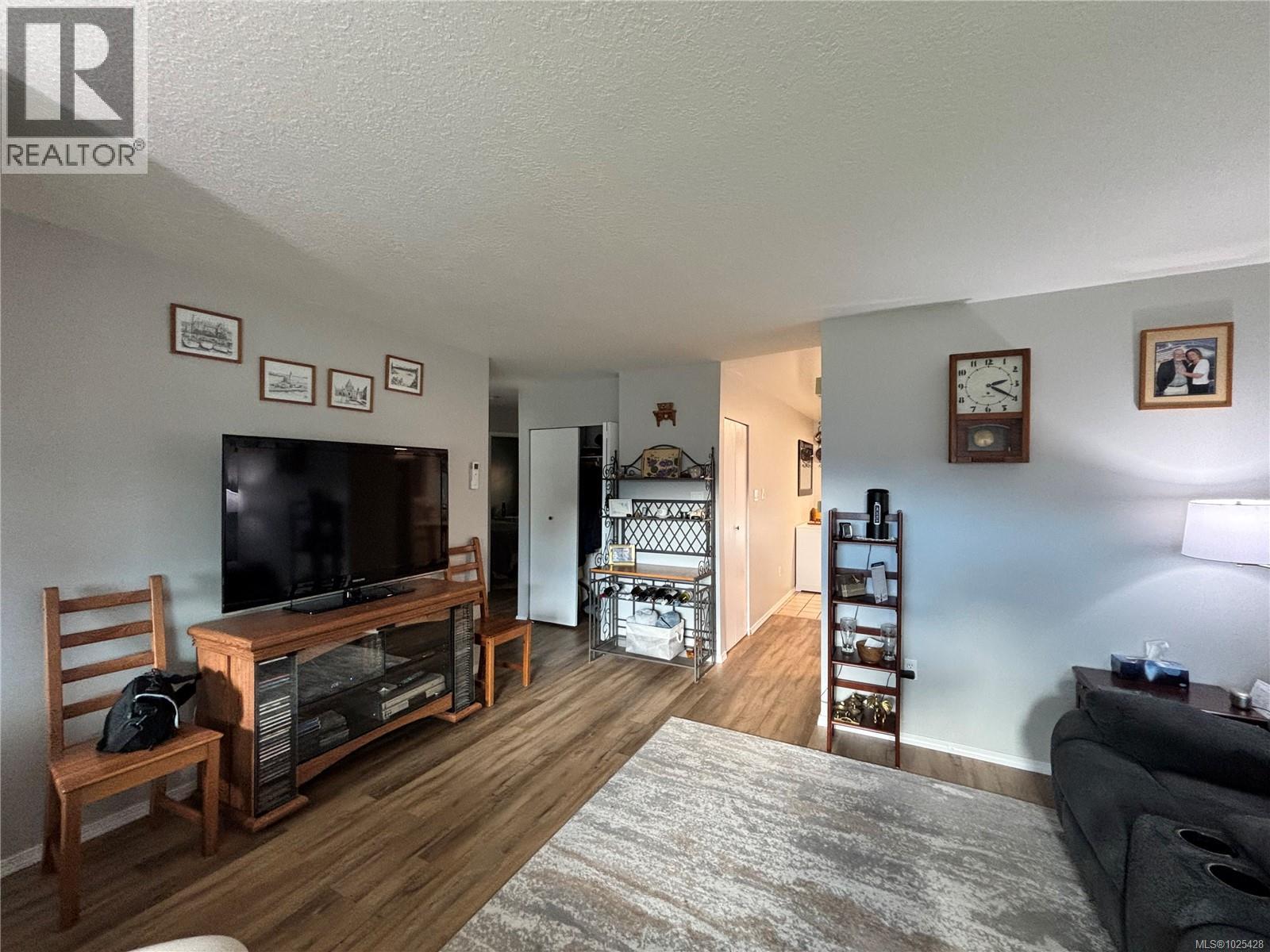Residential in Gold River 5