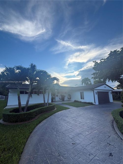 6860 Miami Lakes Dr, Miami Lakes, FL, 33014-2101 | Card Image