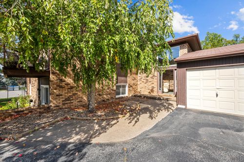 3810 Spring St, Davenport, IA, 52807-1170 | Card Image